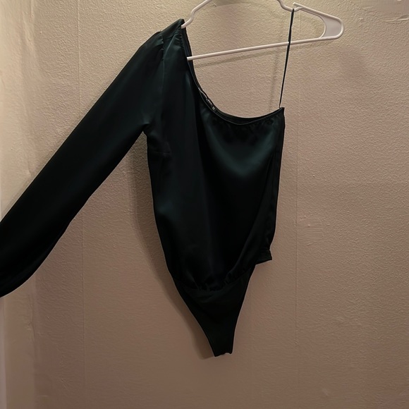 Abercrombie & Fitch Tops - Abercrombie satin green one sleeve bodysuit xs